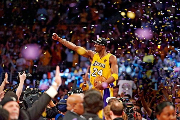 Kobe Bryant celebrating victory